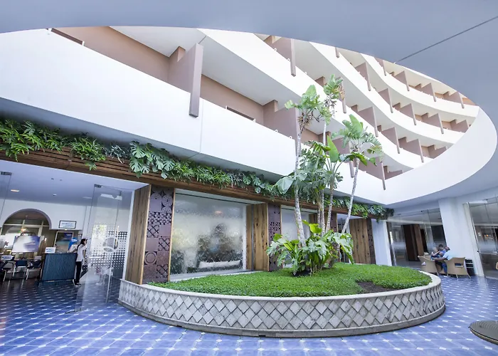 Costa 4* צ'פאלו