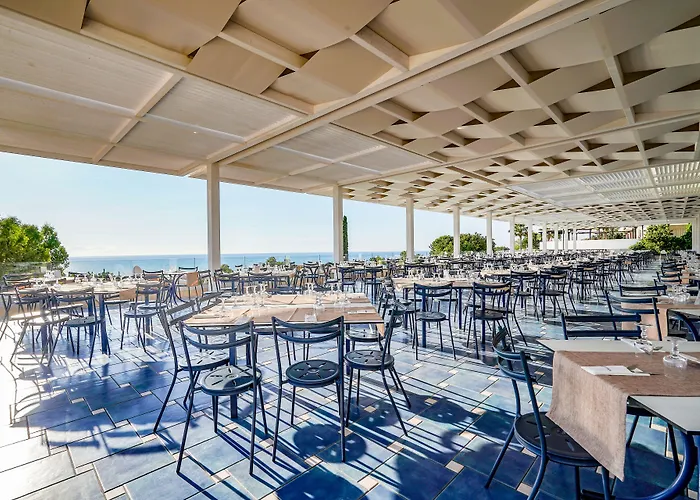 Costa 4* צ'פאלו