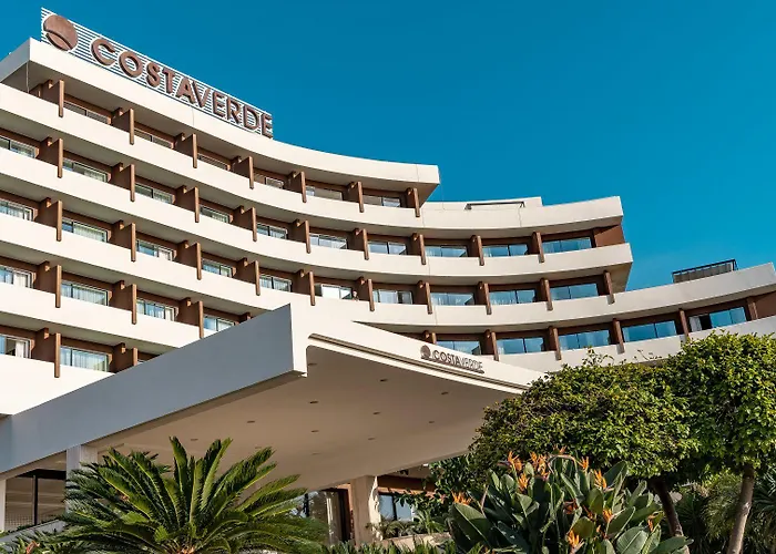 Costa 4* צ'פאלו