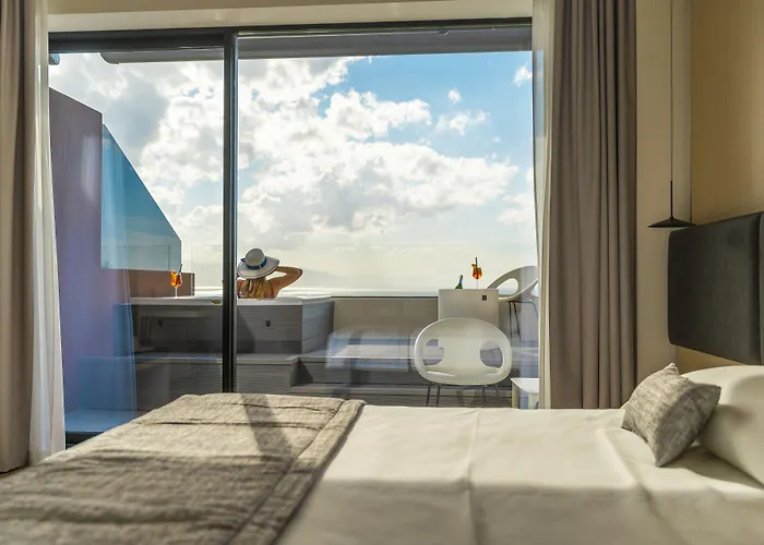 Отель Costa Чефалу