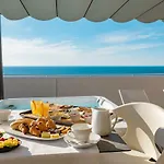 Costa 4* Чефалу