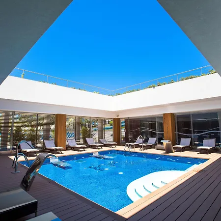 Costa 4* צ'פאלו