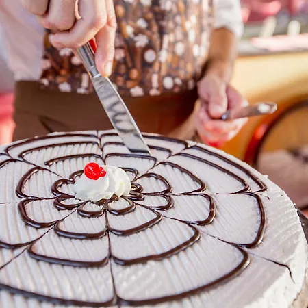 Costa 4* צ'פאלו