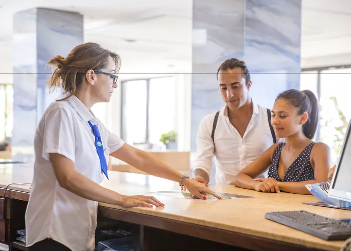 Costa Готель Чефалу