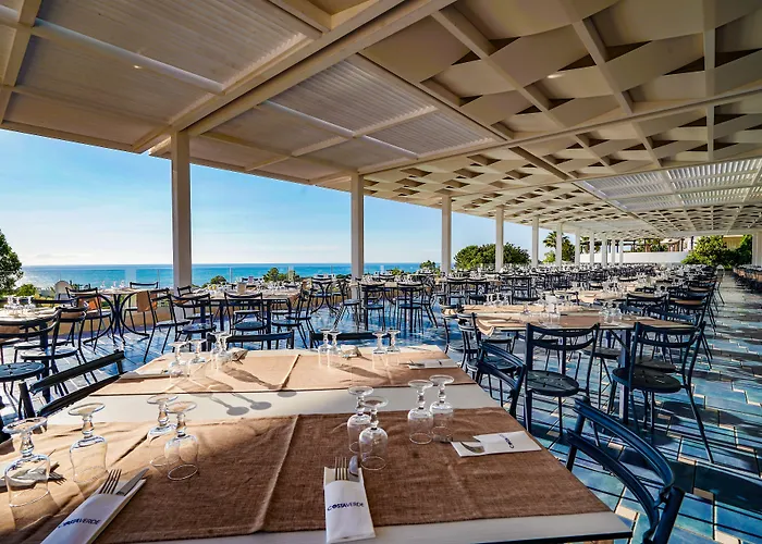 Готель Costa Чефалу